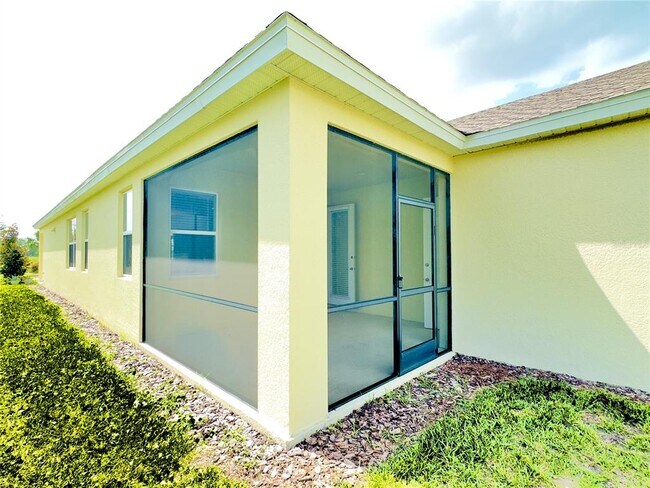 Building Photo - 5047 Lake Hamlin Trail
