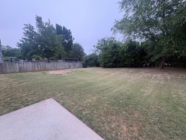 Building Photo - Charming Cul-de-Sac Living in the Heart of Greer