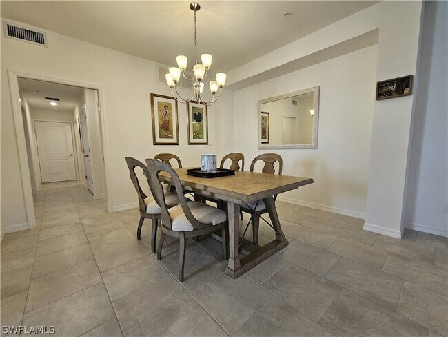 Building Photo - 5739 Oakmont Ct