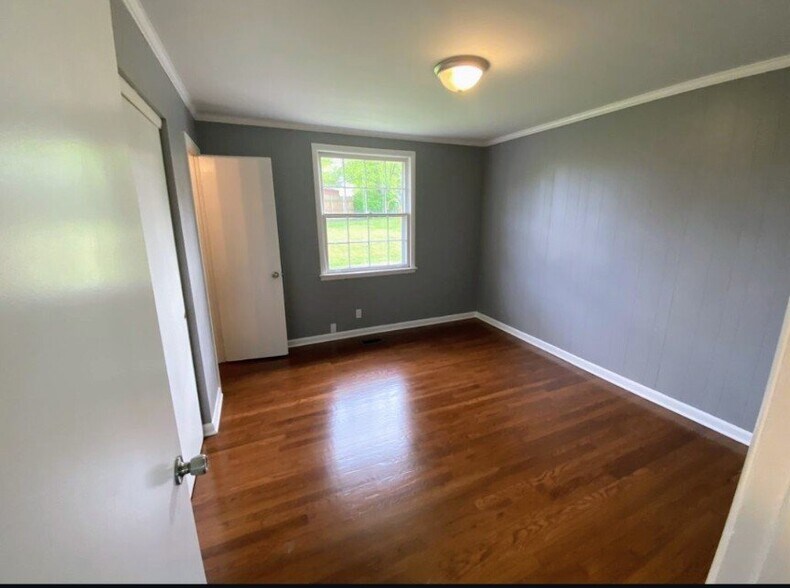 Building Photo - 218 Walcott Dr