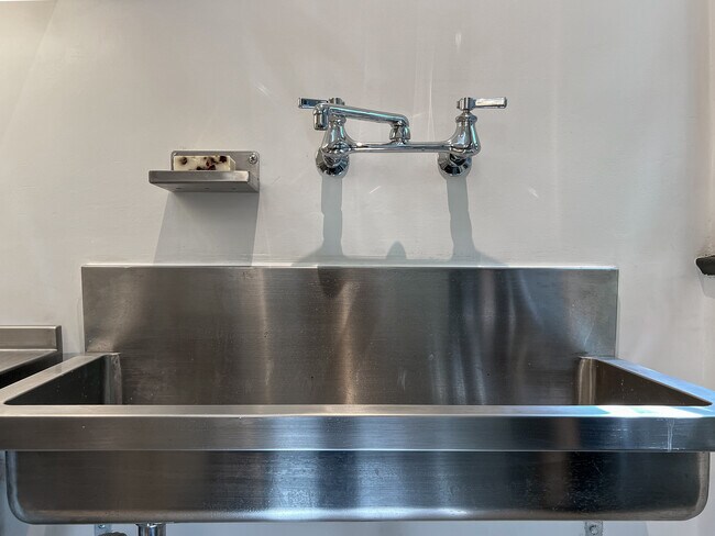 Building Photo - 234 Columbia Pl