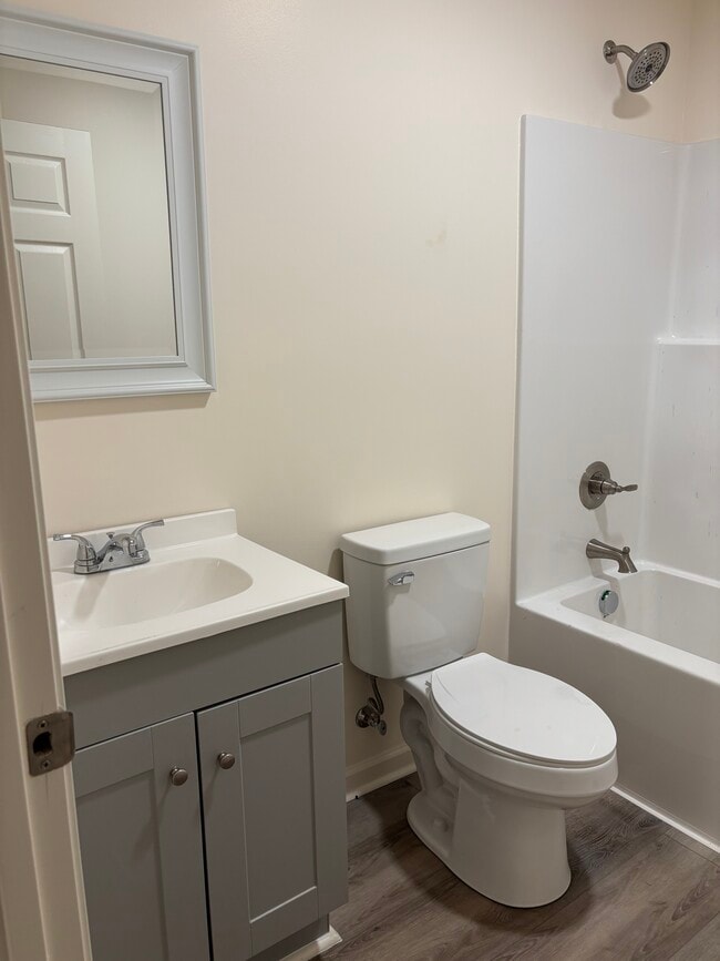 Building Photo - 2520