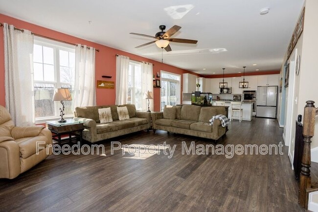 Building Photo - 2425 Morgans Point Dr