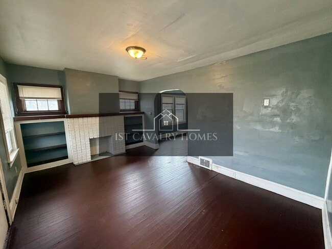 Building Photo - 578 Hoye Ave