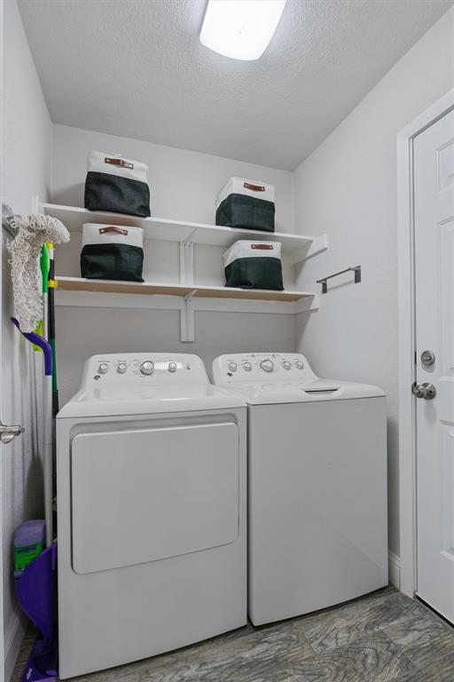 Building Photo - 3112 Val Dr