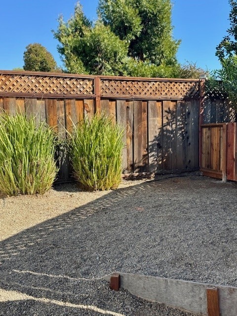 Building Photo - 1830 Toyon Dr