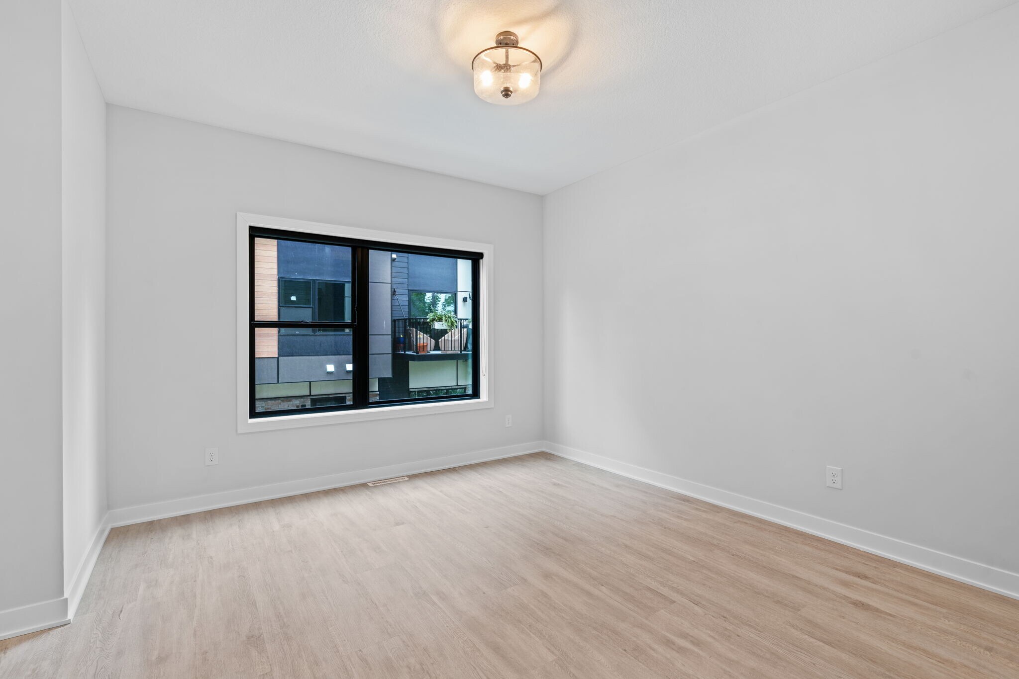 Building Photo - 6359 16th Ave S