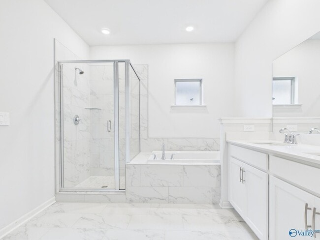 Building Photo - 18072 Longleaf Dr
