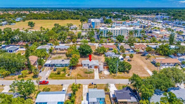 Building Photo - 208 Palmetto Rd W