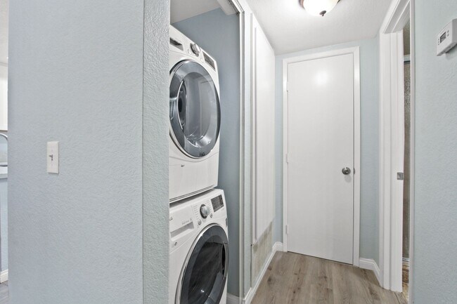 Building Photo - Coming Soon! Your Perfect First-Floor 1 Be...