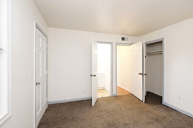 Building Photo - Pet-Friendly 2BR Apartment in Convenient Louisa Location
