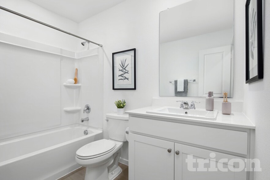 Building Photo - 15213 Bullfighter Blvd