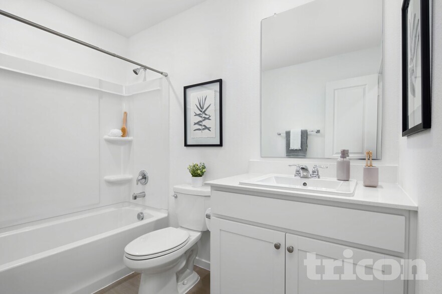 Building Photo - 15220 Bullfighter Blvd