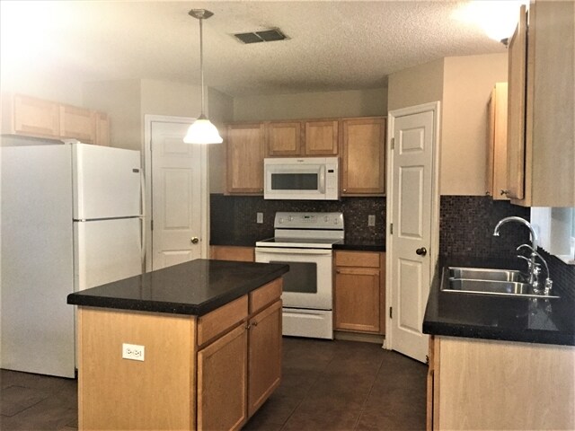 Building Photo - 1071 Royal Marquis Cir