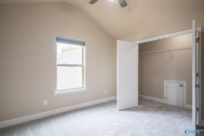 Building Photo - 110 Wolf Creek Trail SW