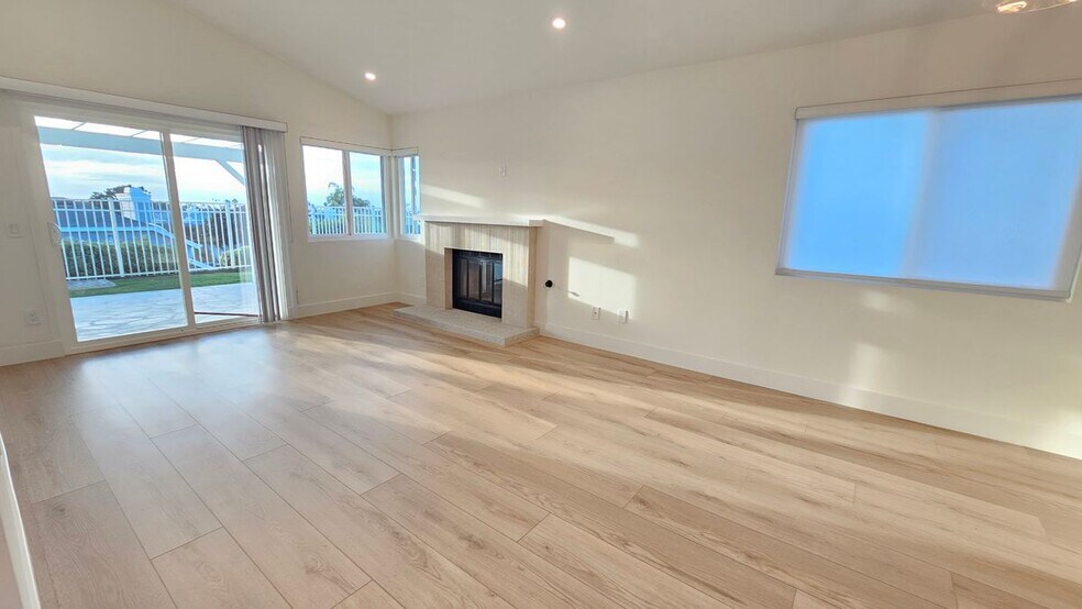 Building Photo - 6853 Shearwaters Dr