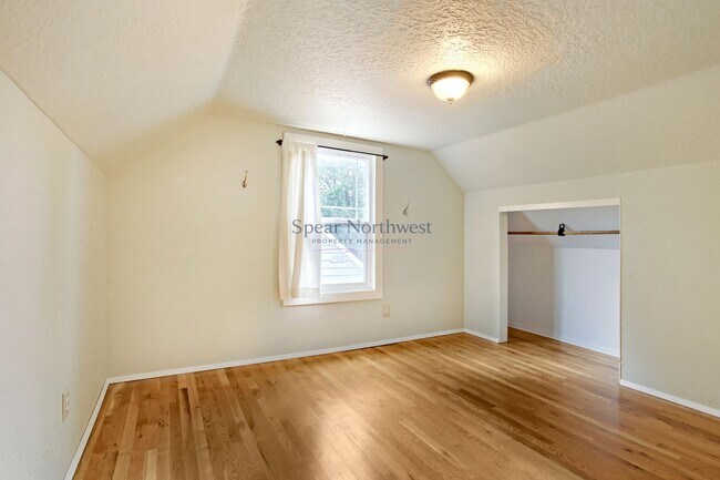 Building Photo - 2137 N Sumner St