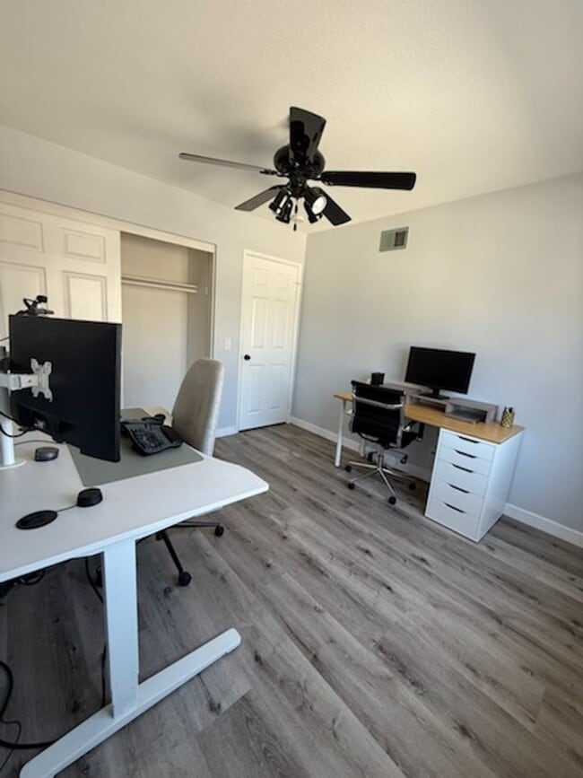 Building Photo - Nicely Renovated Home in Gated Community -...