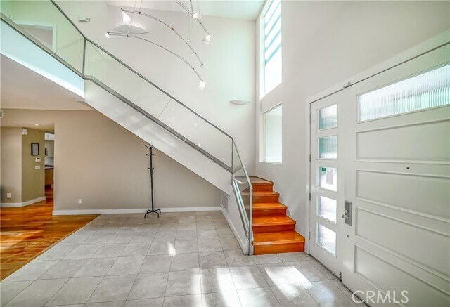 Building Photo - 5512 Leghorn Ave