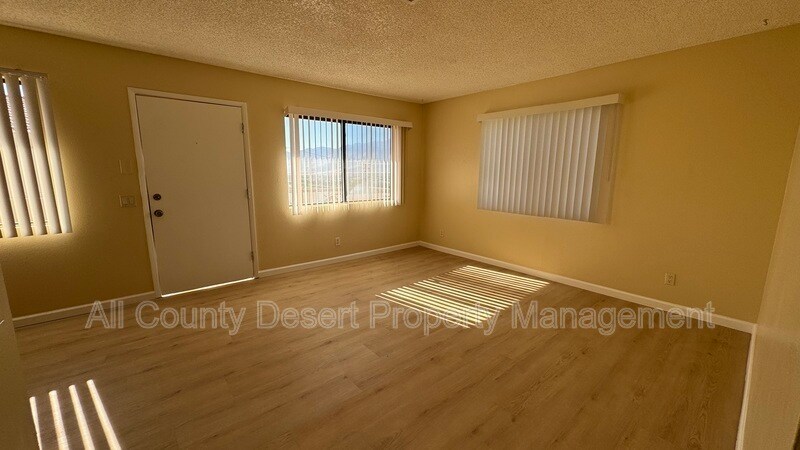 Building Photo - 13079 Eliseo Rd