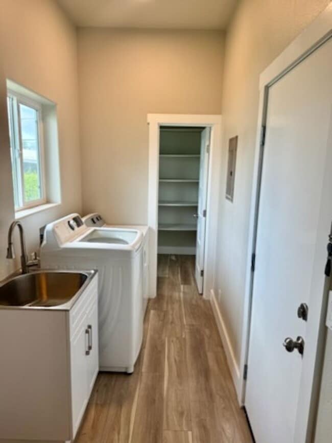 Building Photo - 3 Bedroom 1.5 Bath for rent in Waimea