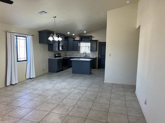 Building Photo - San Luis AZ, Three Bedroom 2 Bath Corner L...