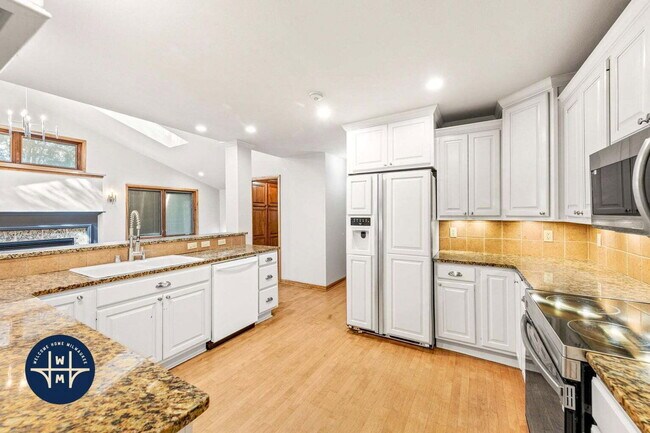 Building Photo - 15685 Brojan Dr