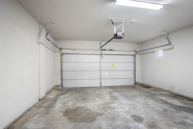 Building Photo - 17115 Wilthorne Colony Ct