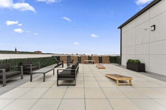 Building Photo - 49s Day St. - 419