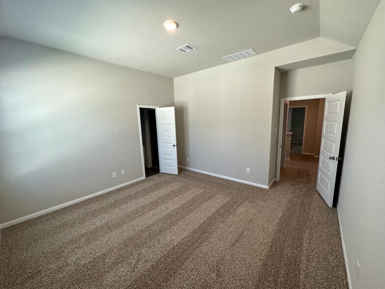 Building Photo - 22203 Grand Majestic Dr