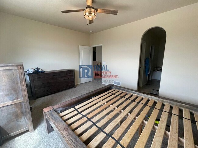 Building Photo - 10470 Mount Emerald Dr