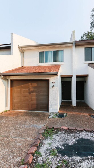 Building Photo - 6473 Oakshore Dr
