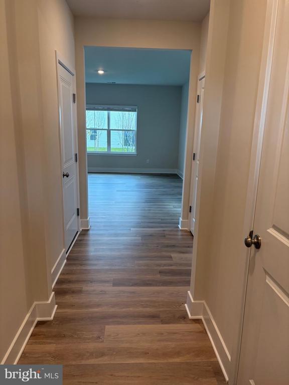 Building Photo - 232 Munsee Cir