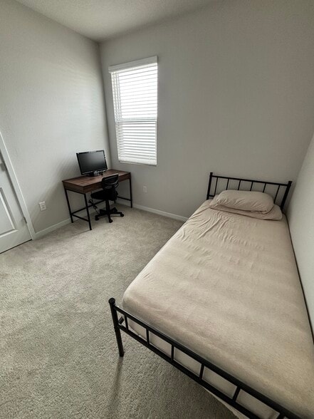 Building Photo - 14852 Macadamia Ln