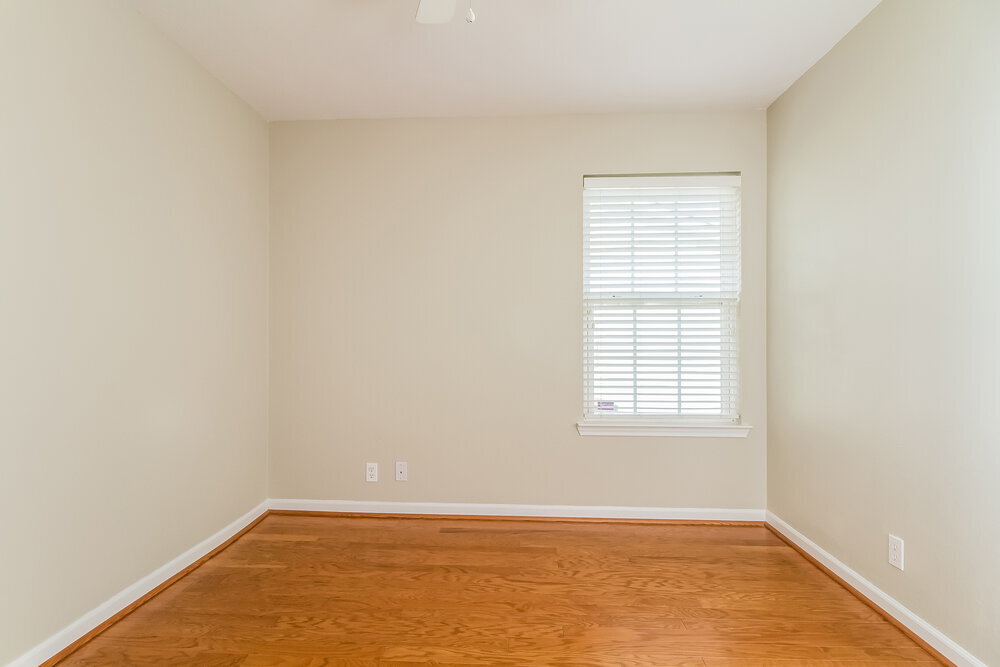 Building Photo - 7113 S Hampton Blvd