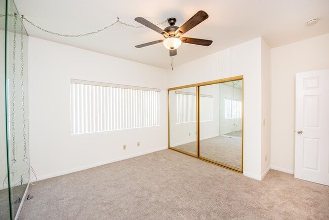 Building Photo - Updated 2 BR- 2 BA in FOUNTAIN VALLEY