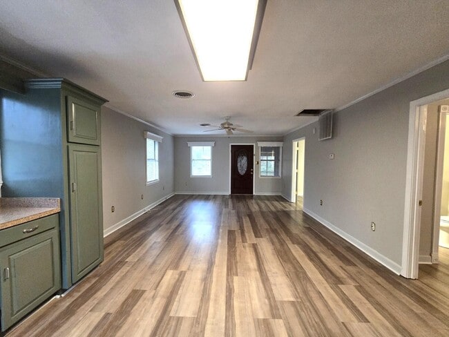 Building Photo - 2370 Wedgefield Rd