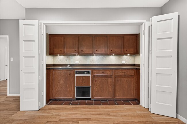 Building Photo - 2103 Winged Foot Dr