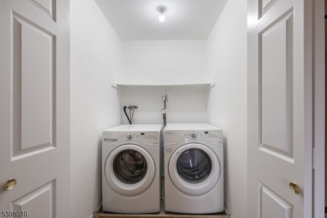 Building Photo - 1 Avery Ct