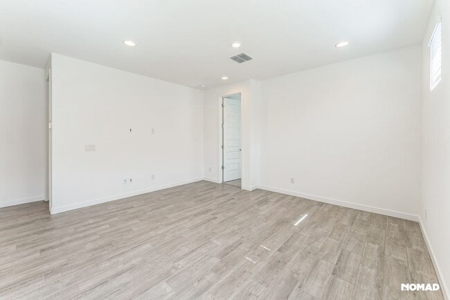 Building Photo - Charming 1BR Condo in San Tan Valley (Util...