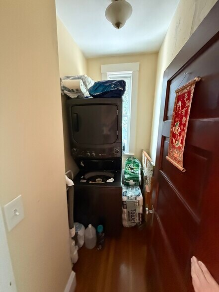In-Unit Laundry - 85 Clifton St