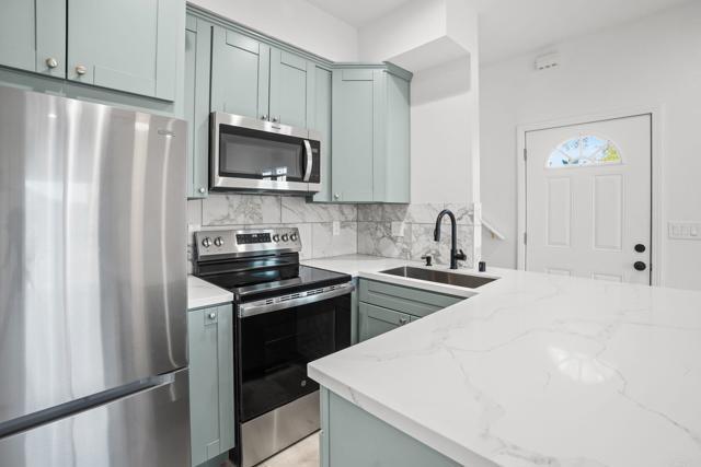 Building Photo - 2918 Anaheim St