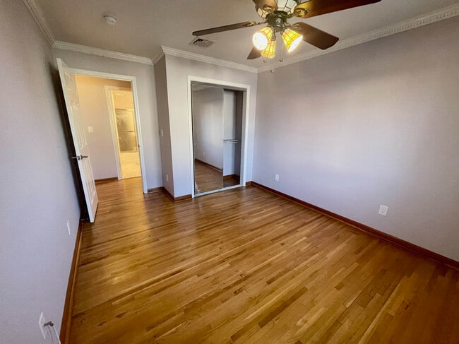 Building Photo - 18 Willow Wood Ct