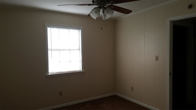 Building Photo - 209 Dixie Ave