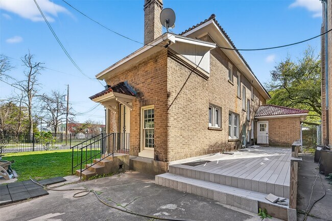 Building Photo - 3410 Austin St