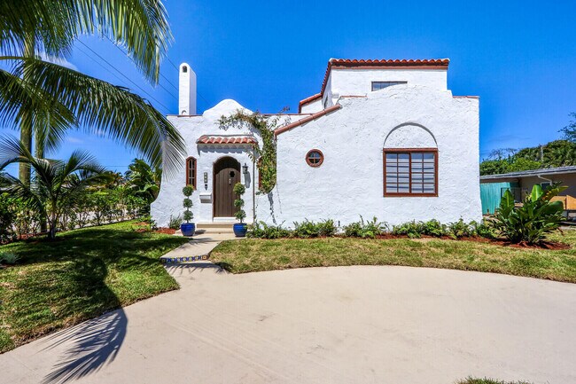 Primary Photo - 359 Greenbriar Dr