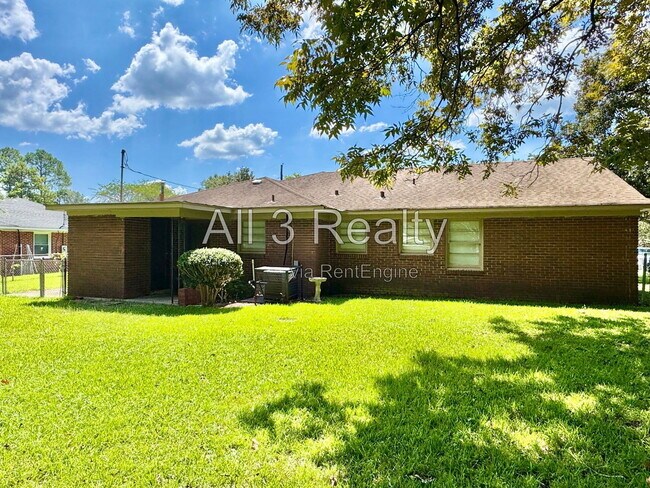 Building Photo - 3719 Bridlewood Dr