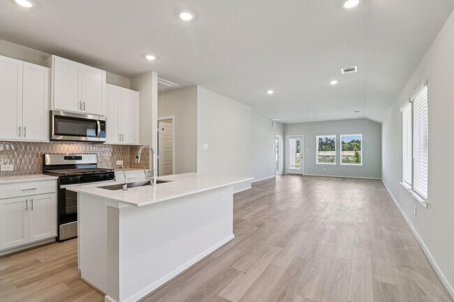 Building Photo - 416 Sunrise Ranch Dr