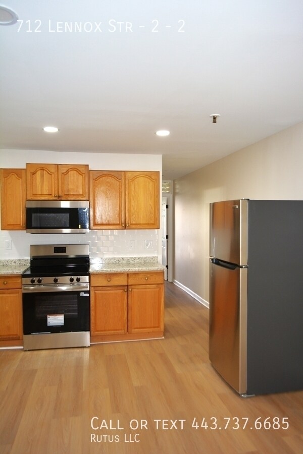 Building Photo - 712 Lennox St