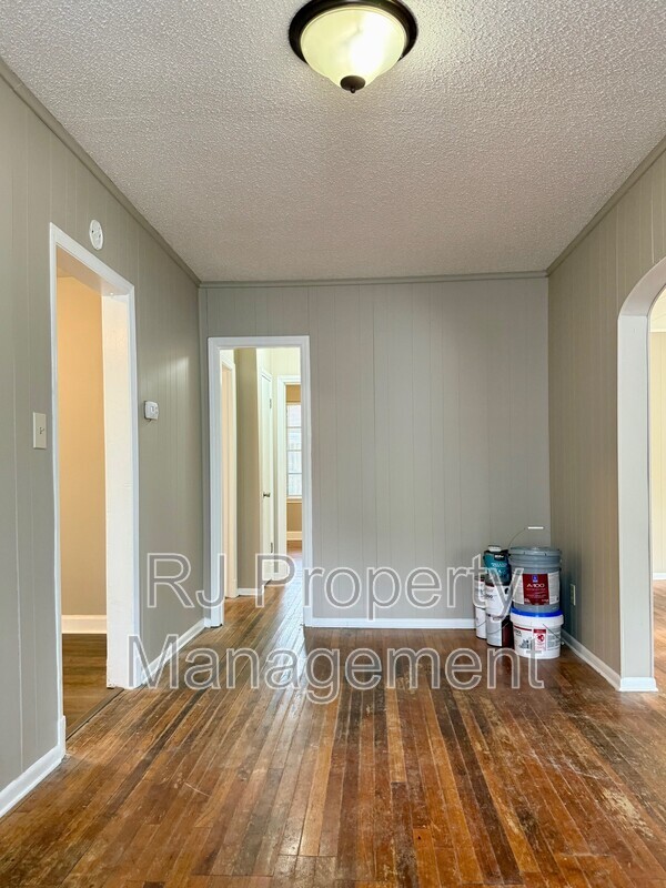 Building Photo - 1336 Wrenwood St
